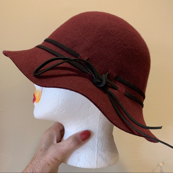 Sunday Afternoons‎ Maroon Wool Felt Cloche Hat - Picture 11 of 13